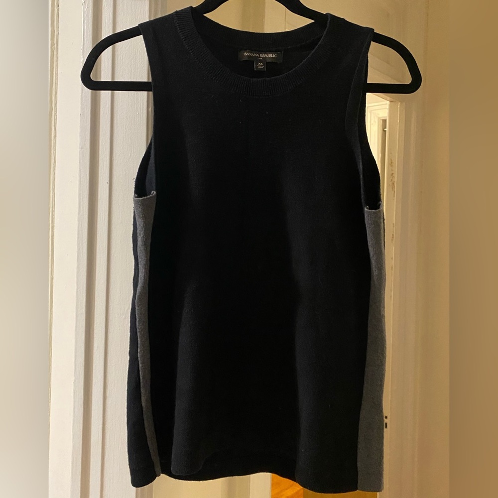 Banana Republic Minimalist Knit Sweater Vest - Women’s XS